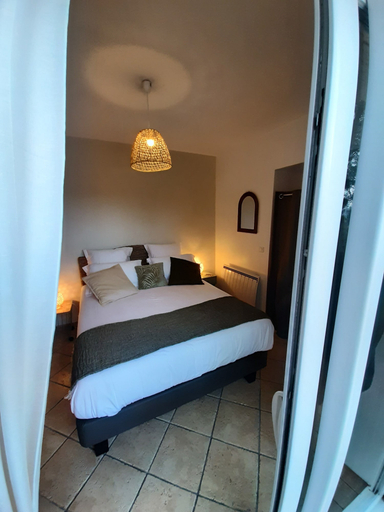 Bedroom 3, Une Pause en Provence, Var
