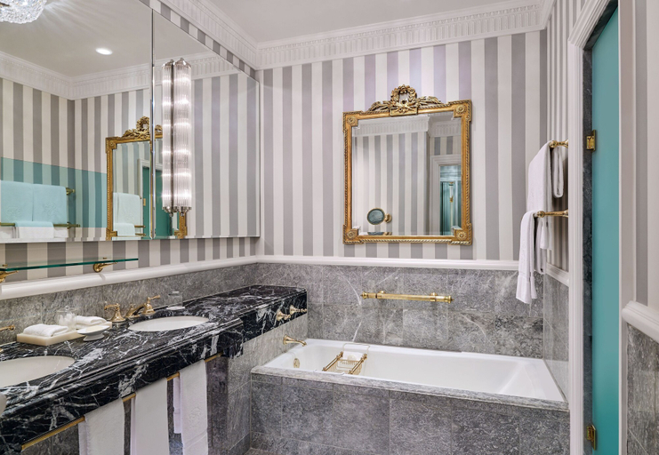 Bathroom 5, 5th & 55th Residence Club, New York