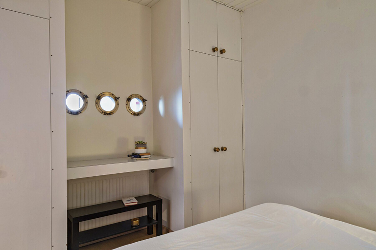 Room 4, Il Mare di Camogli da un oblò by Wonderful Italy, Genova