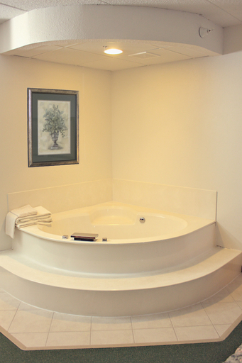Bathroom 4, America's Best Value Inn, Wright