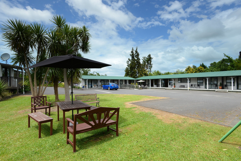 Others 5, Goldmine Motel, Hauraki