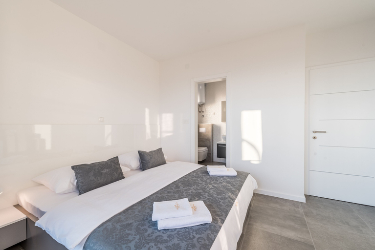 Bedroom 3, Villa Magnifica Penthouse with Jacuzzi, Novalja