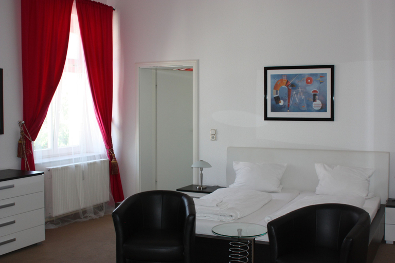 Bedroom 4, Villa de Baron, Dresden