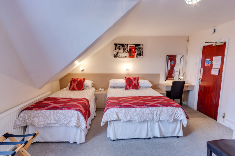 Bedroom 3, Sportsview Guest House, Oxfordshire
