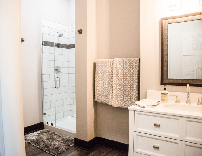 Bathroom 4, Gibson's Warehouse, Staunton