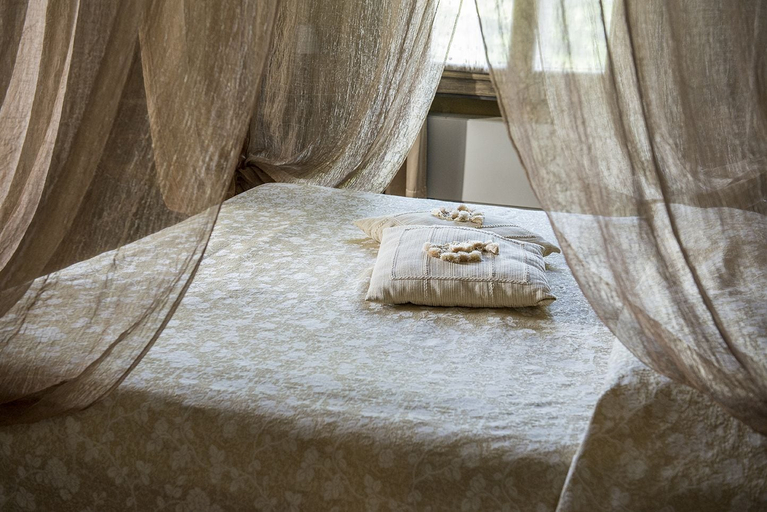 Bedroom 2, Relais Castello Bevilacqua, Verona