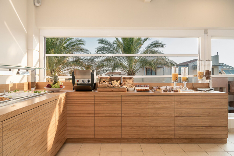 Food & Drinks 4, Elia Platanias, Crete