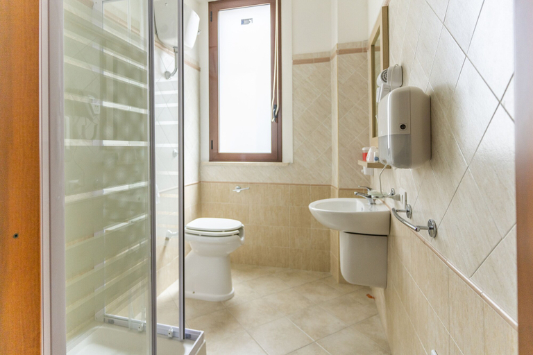 Bathroom 4, Hotel dei Tacchi, Ogliastra