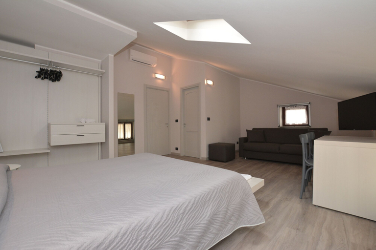 Bedroom 4, Hotel Perpoin, Cuneo