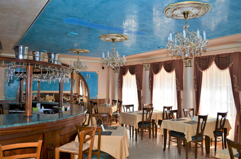 Food & Drinks 4, Renesance Krásná Královna, Karlovy Vary