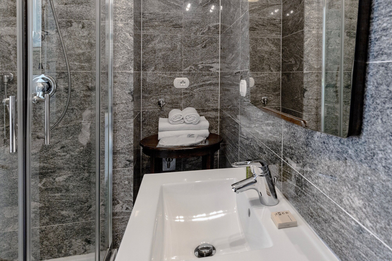Bathroom 5, Aiello Suites Executive, Milano