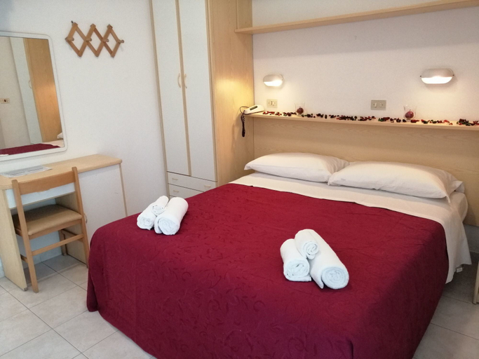Bedroom 2, Hotel Alba, Rimini