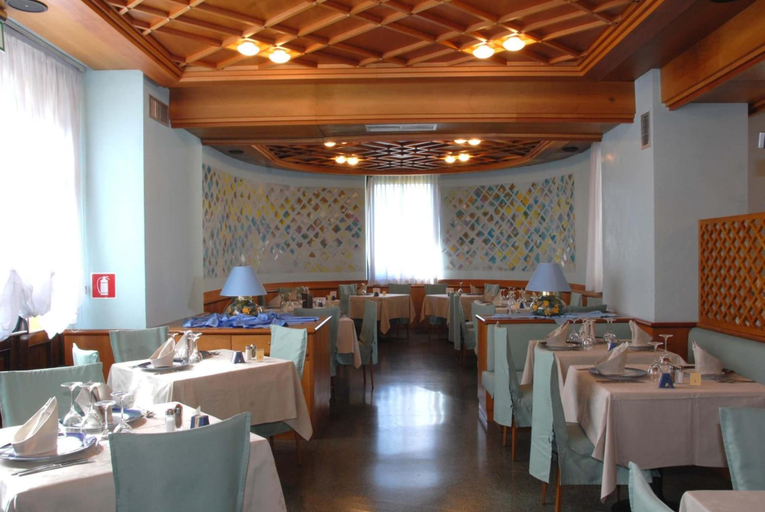Food & Drinks 5, Grand Hotel Astoria, Trento