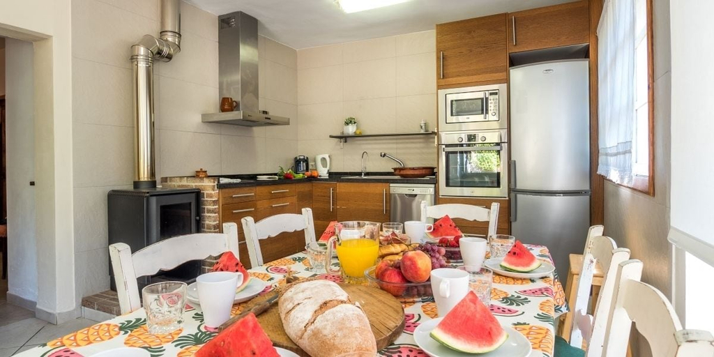 Private kitchen, Village House Can Llorito, Baleares