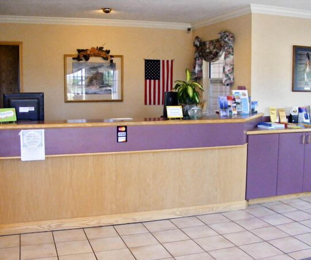 Others 5, Great Lakes Inn, Cheboygan