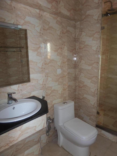 Bathroom 3, Trafford Hotel, AbujaMun