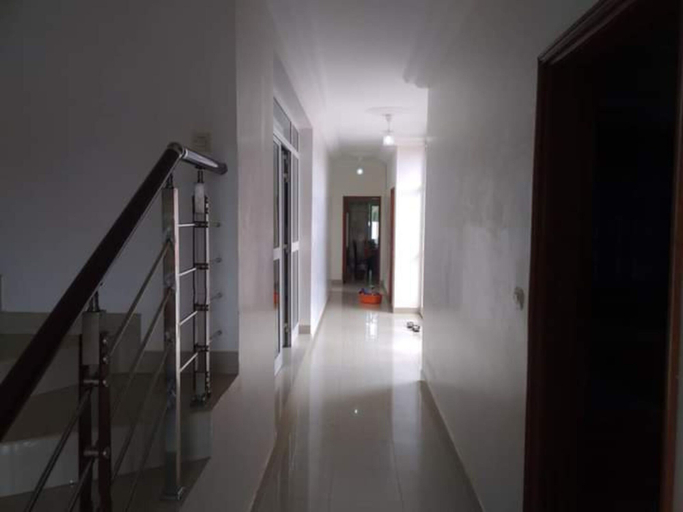 Others 5, Residence Bienvenue, Mbour