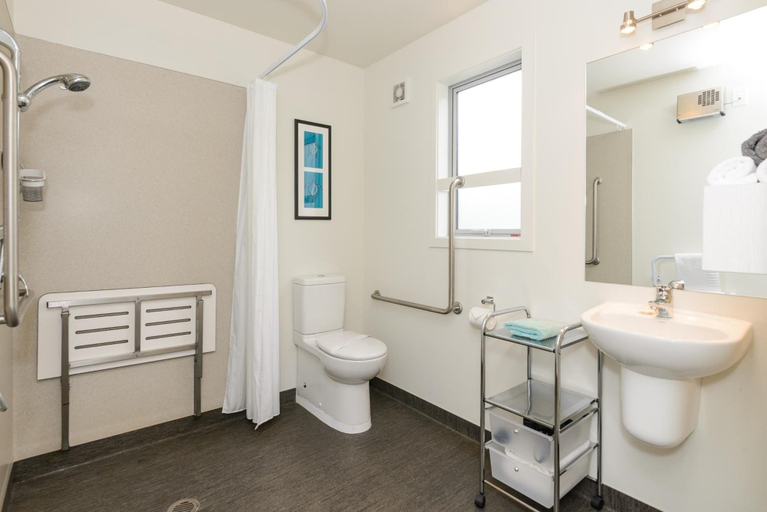 Bathroom 3, Ellena Court Motel, Marlborough