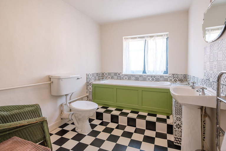 Bathroom 4, Melody Cottage, Suffolk