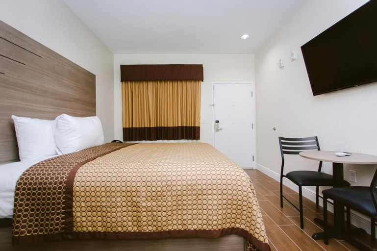 Bedroom 2, Scottish Inn & Suites, Harris