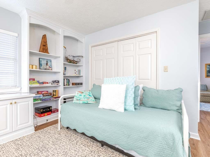 Bedroom 3, Garden By The Sea, Chatham