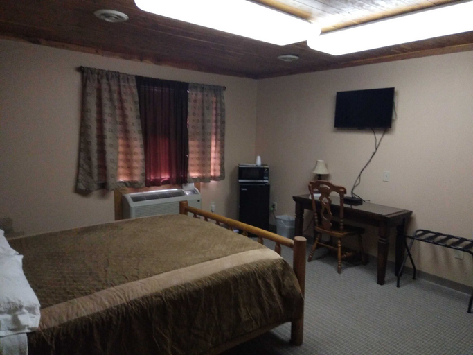 Bedroom 2, Comfort Zone Inn, Otter Tail