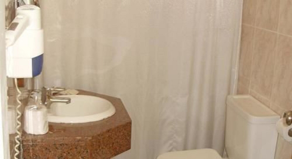 Bathroom 3, Hotel Klee, Montevideo