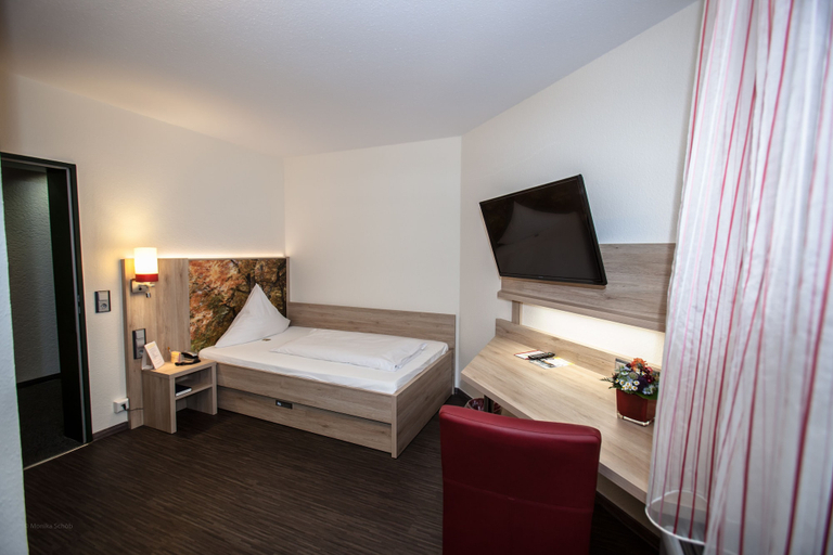 Bedroom 2, Ringhotel Hasen Herrenberg, Böblingen