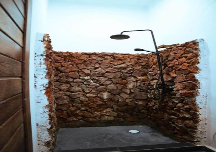 Bathroom 4, La Fontana Restaurant & Bungalows, Kaskazini 'A'