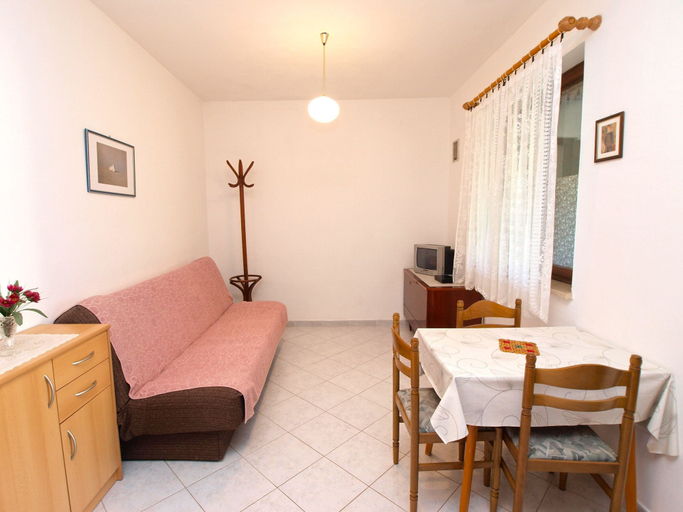 Others 5, Apartments Marisa 981, Labin