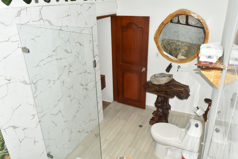 Bathroom 4, eco hostal kuima, Santa Marta (Dist. Esp.)