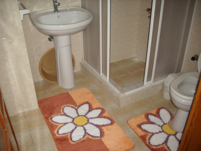 Bathroom 5, Vural Apart Hotel, Çeşme