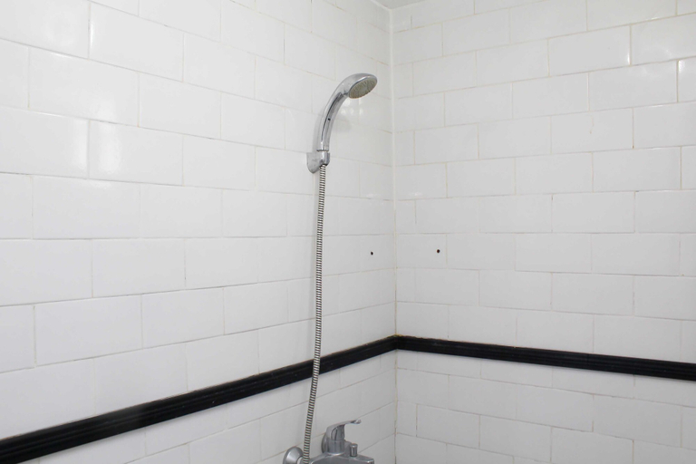 Bathroom 2, White and Nice 1BR at Bassura City Apartment, Jakarta Timur
