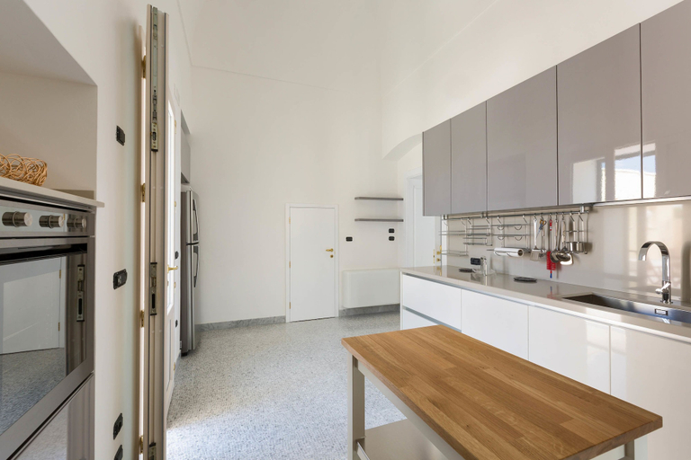 Others 4, Villa Dorella, Lecce