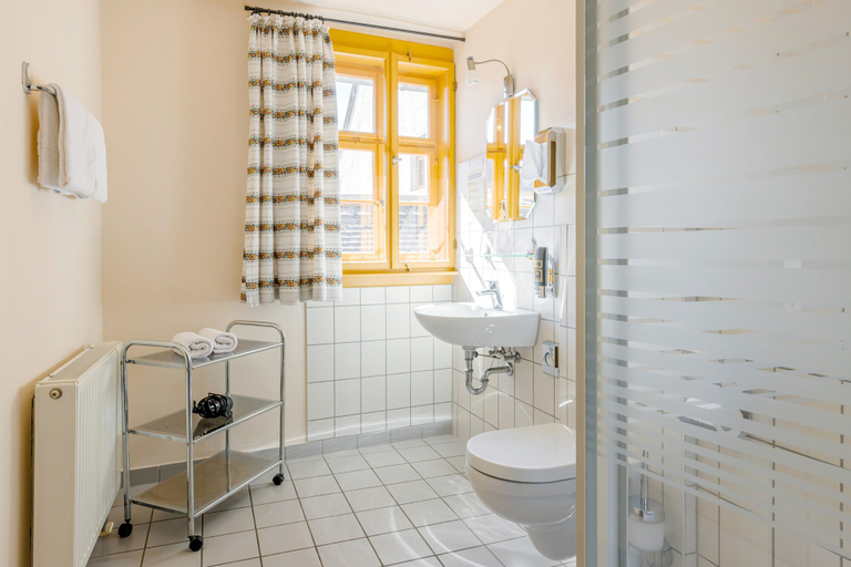 Bathroom 5, Watzdorfer Geleitschenke und Herberge, Weimar