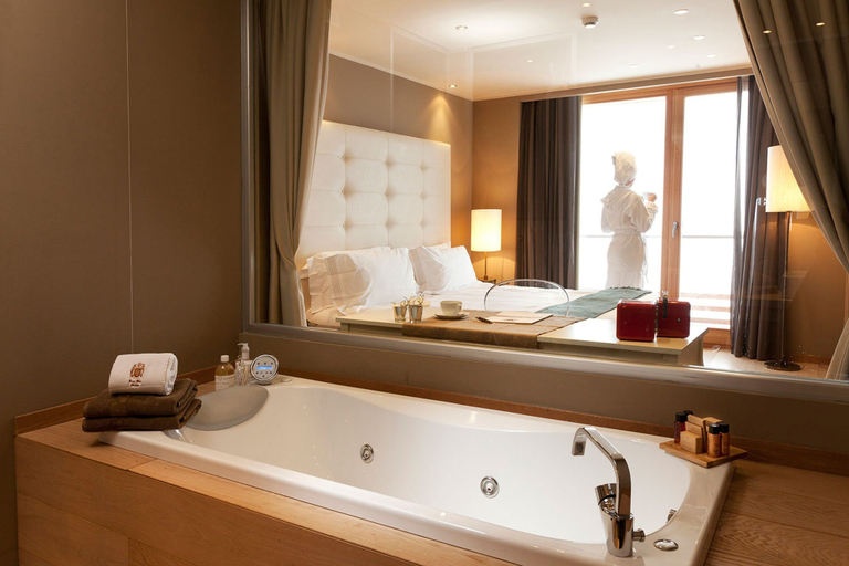 Bathroom 4, Grand Hotel Paradiso, Brescia