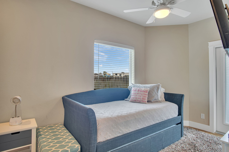 Bedroom 2, Texas Teal House, Nueces