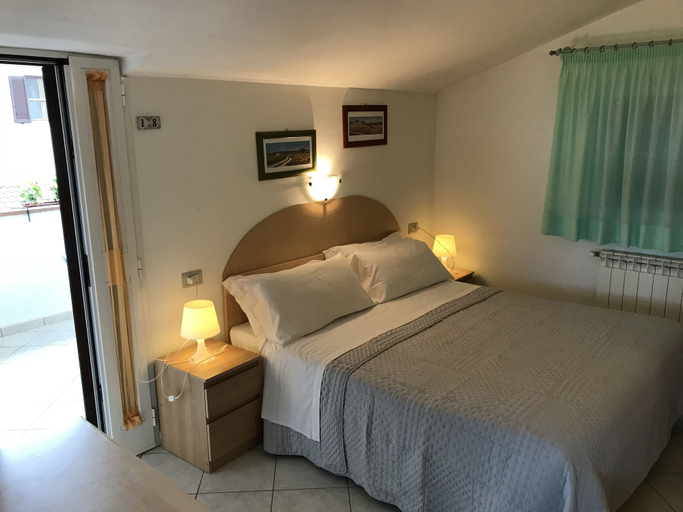 Bedroom 5, Rispescia, Grosseto