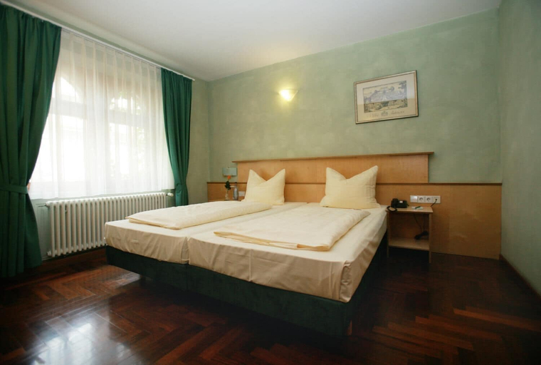 Bedroom 2, Hotel Hoepfner Burghof, Karlsruhe