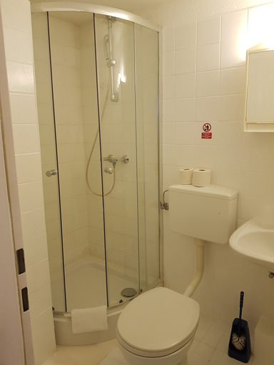 Bathroom 5, Alper Hotel am Potsdamer Platz, Berlin