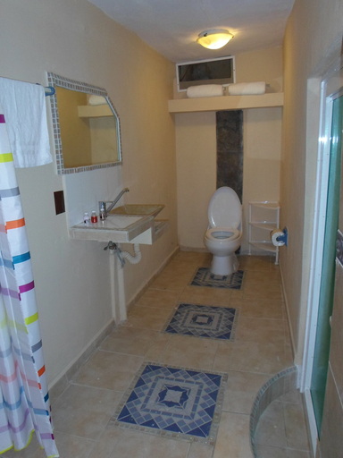 Bathroom 3, Casa del Jaibo, Alvarado