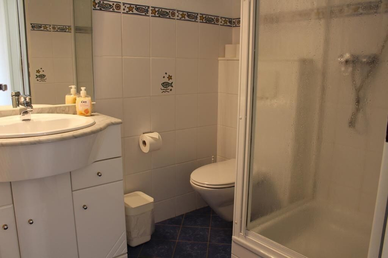 Bathroom 4, Löwenstein Ferienwohnungen, Waldeck-Frankenberg