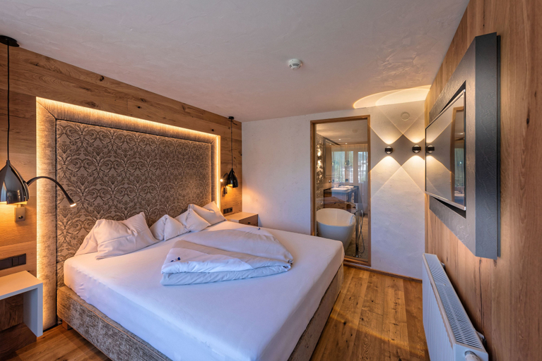 Bedroom 3, Alpinhotel Berghaus, Schwaz