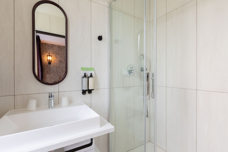 Bathroom 3, Hotel Prince Albert Gare de Lyon, Paris