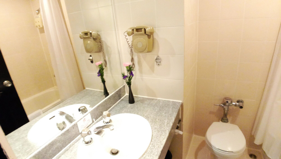 Bedroom 4, Bangkok Centre, Bang Rak