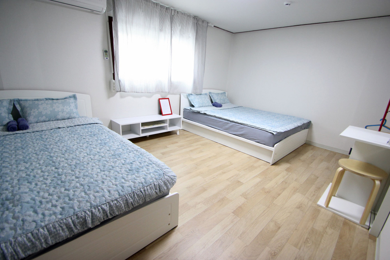 Bedroom 4, Jeong House, Seodaemun
