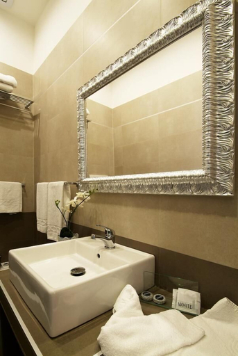 Bathroom 4, Hotel Argentina, Roma