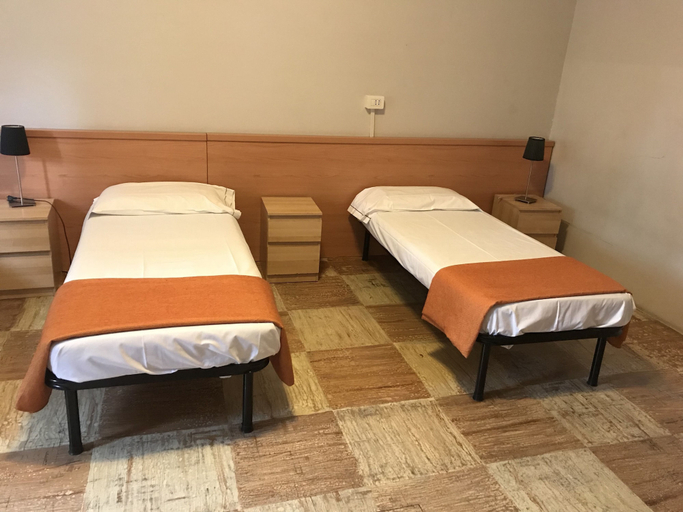 Bedroom 3, Appartamento Dergano - Hostel, Milano