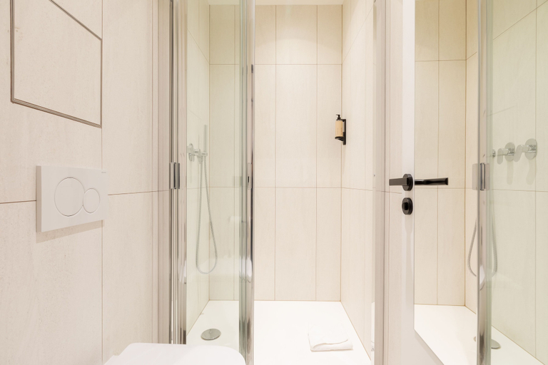 Bathroom 3, Hotel Prince Albert Gare de Lyon, Paris