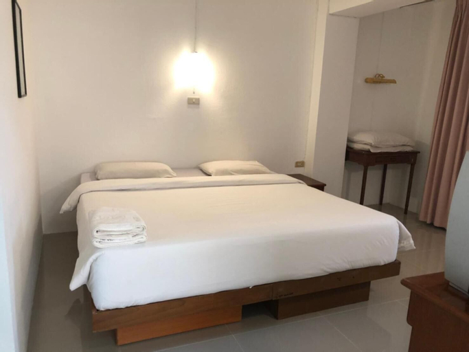 Bedroom 4, Paradorn Inn, Muang Chumphon